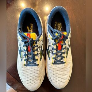 Brooks Ghost 15 Men's Running Sneakers in Gray